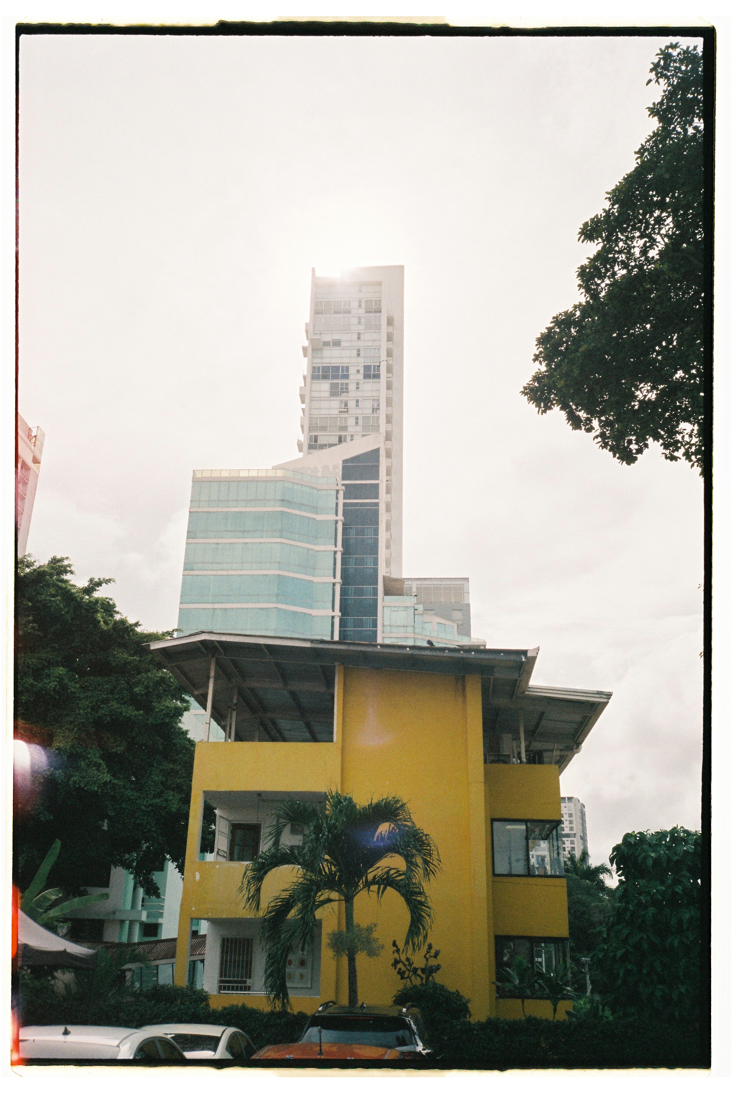 A picture of a colourful modernist building in Panamá City